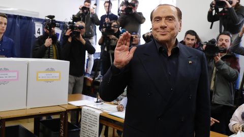 Silvio Berlusconi: Sein Bündnis liegt laut Umfragen zwar vorne, seine Partei ist dadrin aber wohl nicht mehr stärkste Kraft