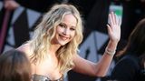 Jennifer Lawrence auf dem roten Teppich zur Oscar-Verleihung