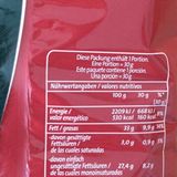 Bei dieser 50-Gramm-Packung Chips ist die Portionsgröße mit 30 Gramm angegeben.  Ehrlicher wäre es, den Energie- und Fettgehalt für den vollen Inhalt von 50 Gramm aufzudrucken.