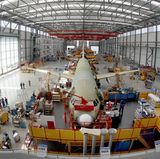 Mit 12.000 Mitarbeitern ist Airbus der größte industrielle Arbeitgeber Hamburgs: 3718 Exemplare des Airbus A321 sind bestellt, mehr als 1600 wurden bereits ausgeliefert.