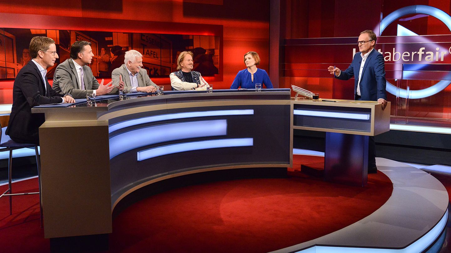 "Hart aber fair"-Moderator Frank Plasberg (r.) mit seinen Gästen