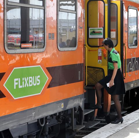 Flixbus testete Flixtrain mit einem Locomore-Zug