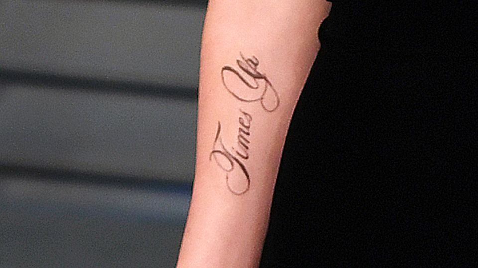 emma watson - tattoo close