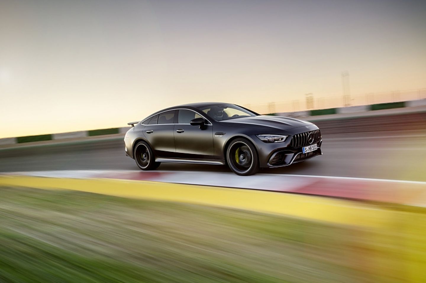 Mercedes AMG GT Coupé - bis zu 315 km/h schnell