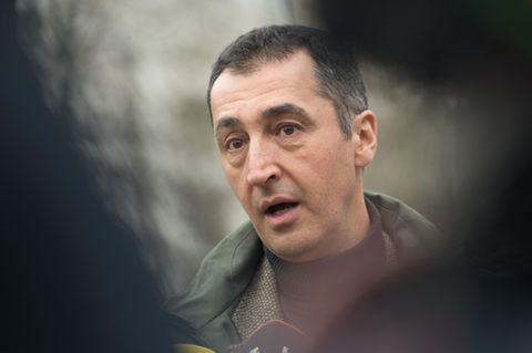 Cem Özdemir: "Man wünscht sich zuweilen Stoiber und Beckstein zurück."