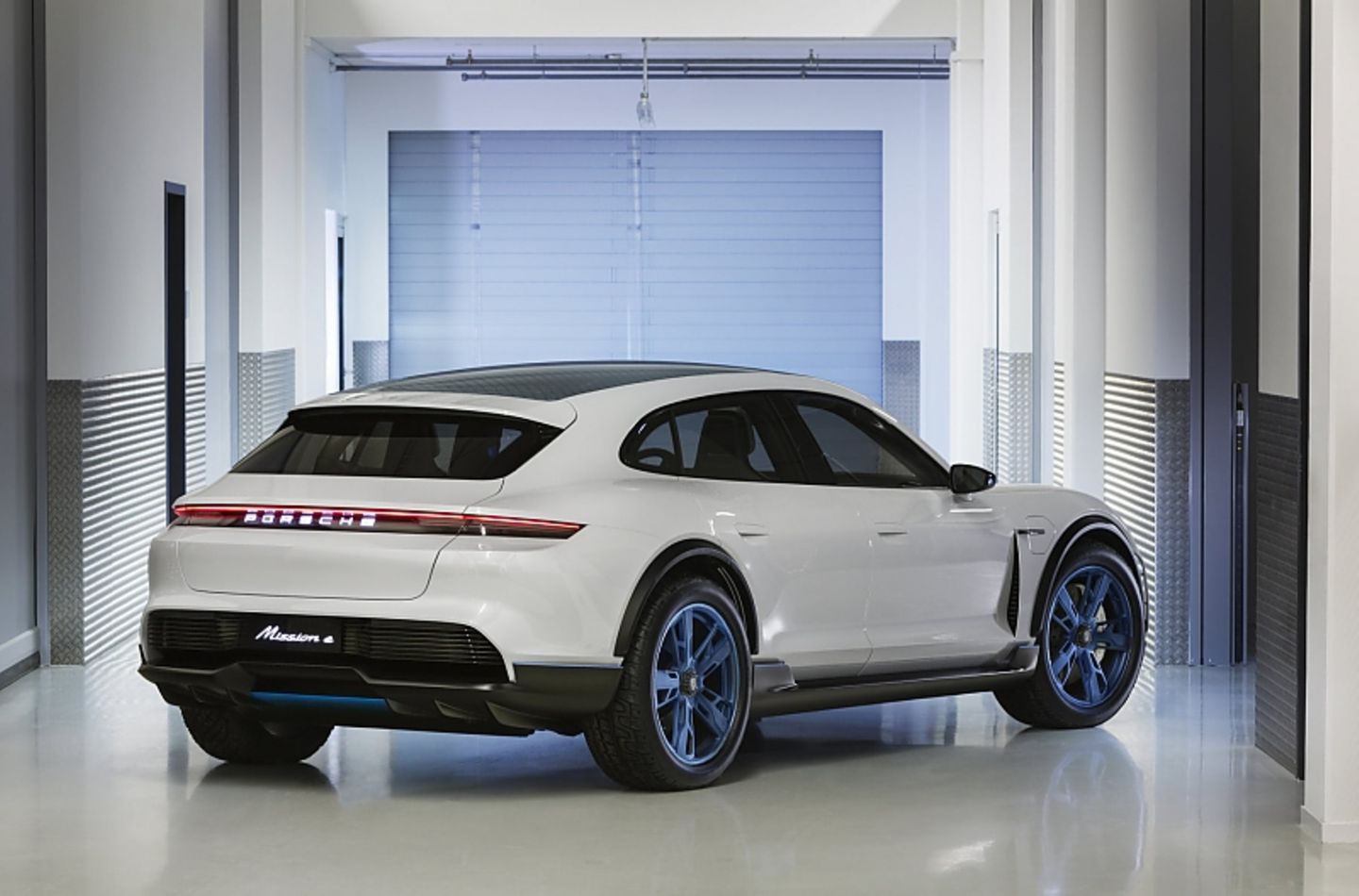 Porsche Mission E Cross Turismo