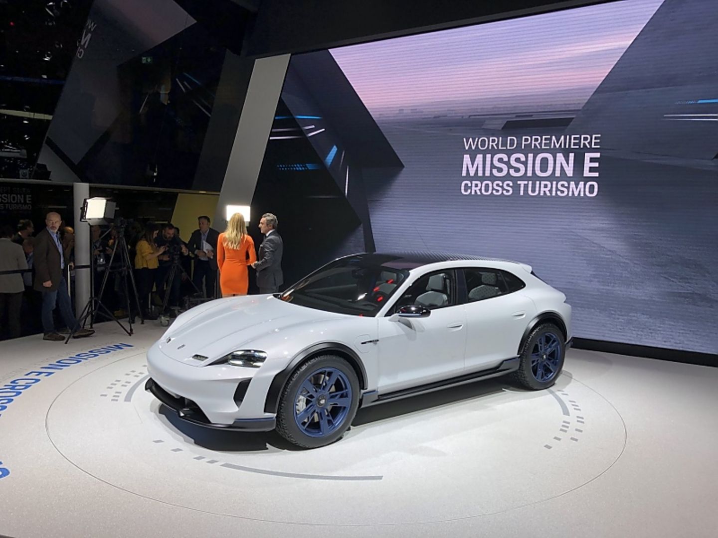 Porsche Mission E Cross Turismo