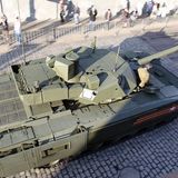 Der Trum ist unbemannt, so erzielt der große Panzer das geringe Gefechstgewicht von nur 48 Tonnen.