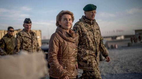 Ursula von der Leyen besucht Soldaten der Bundeswehr in Afghanistan