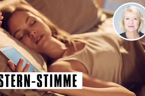 Geliebtes Handy: Verlass jetzt bitte endlich mein Bett!
