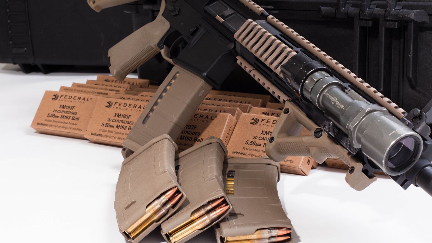 Waffen-Tuning: Die AR-15 lässt sich durch das große Angebot an Zubehör extrem individualisieren.