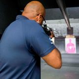 Die AR-15 ist keine Waffen für Scharfschützen - aber auf Distanzen bis zu 200 Meter trifft die Waffe präzisere.