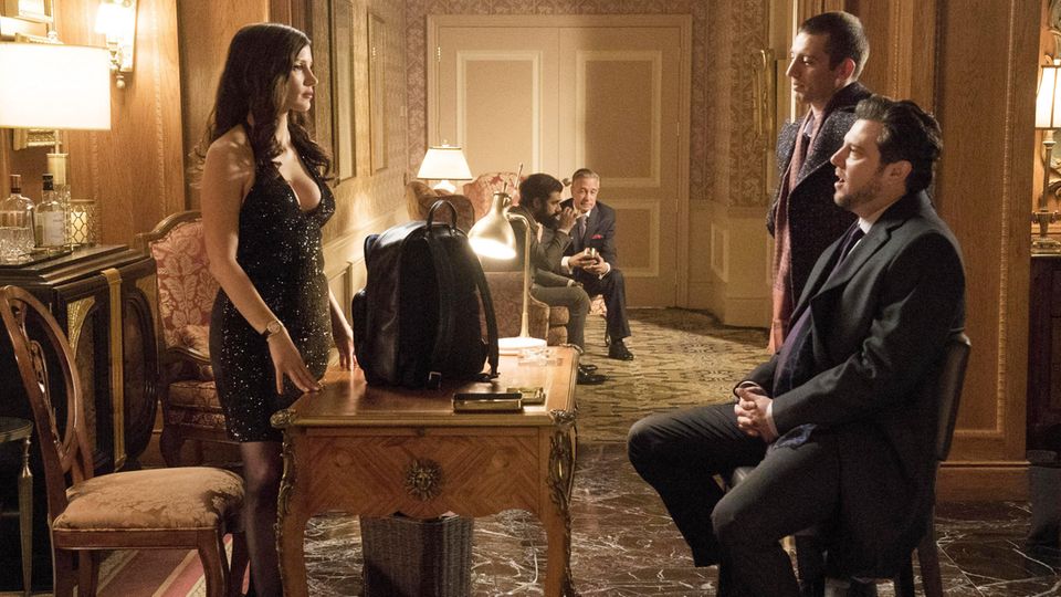 Filmszenen aus "Molly's Game": Jessica Chastain spielt die dominante Pokerprinzessin