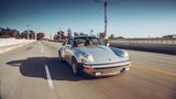 Andere Leute haben Kinder. Walker hat 40 alte Porsches, fast nur 911er.