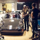 Vielleicht sieht so nicht das Paradies aus, aber dann zumindest das Parkhaus des Paradieses: Walkers Garage in Downtown L.A. Mehr als 40 Porsches stehen hier.