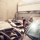 Operation Wiederaufbau: Walker kauft 911er-Wracks zum Restaurieren oder als Teileträger – und hat im Hof einen Autofriedhof voll von ihnen. 