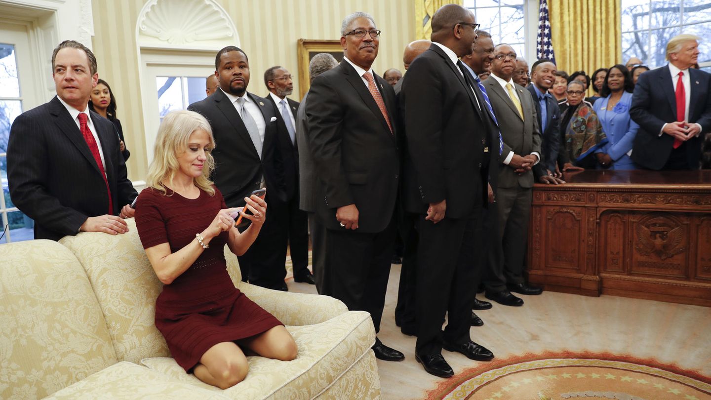 Kellyanne Conway im Oval Office