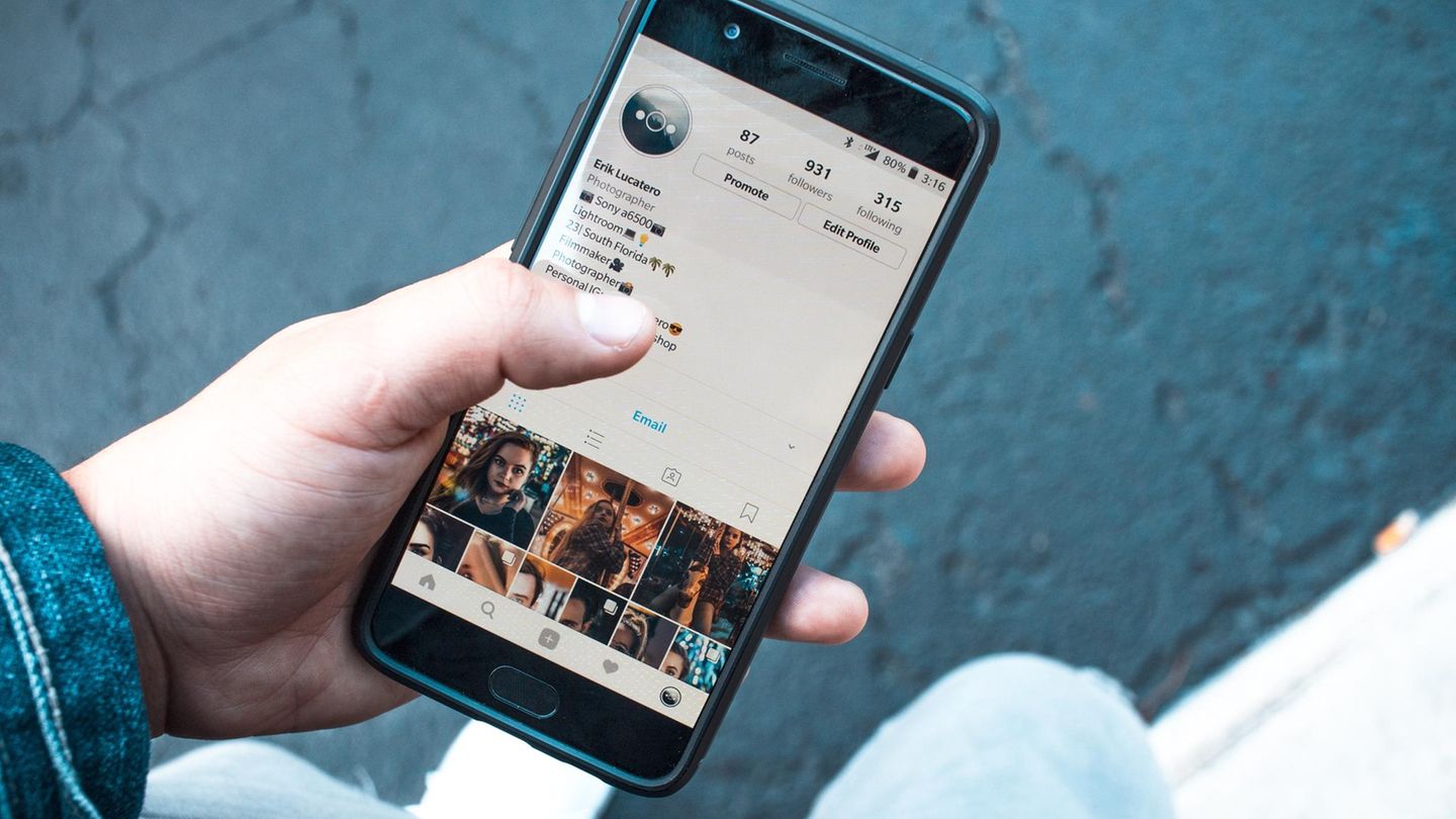 instagram