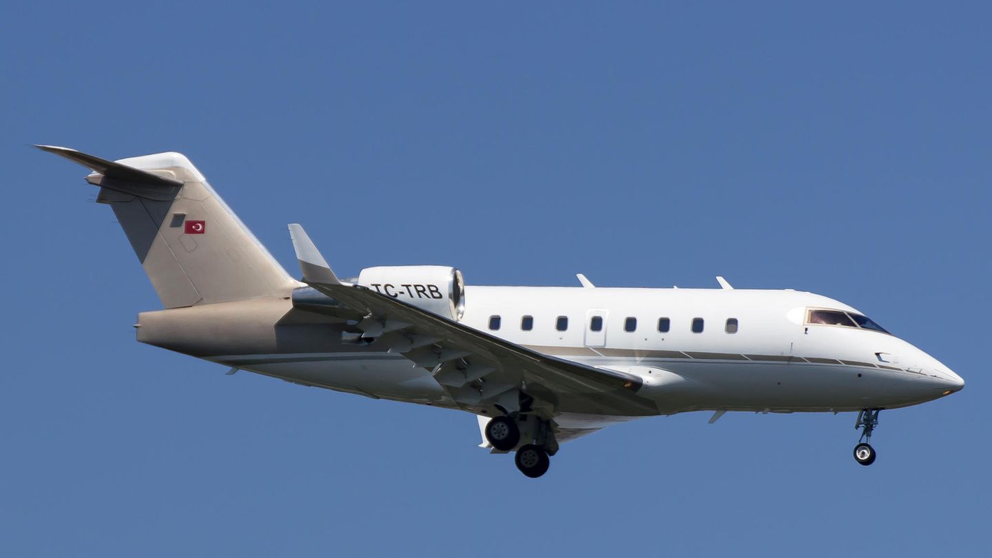 Bei dem im Iran abgestürzten Privatjet soll es sich um diese Bombardier CL604 mit der türkischen Kennung TC-TRB handeln. An Bord war wohl der Junggesellinnenabschied einer Unternehmerstochter