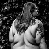 Selbstliebe, Magenbänder und Unsicherheit: "Self Untitled" zeigt die nackte Wahrheit