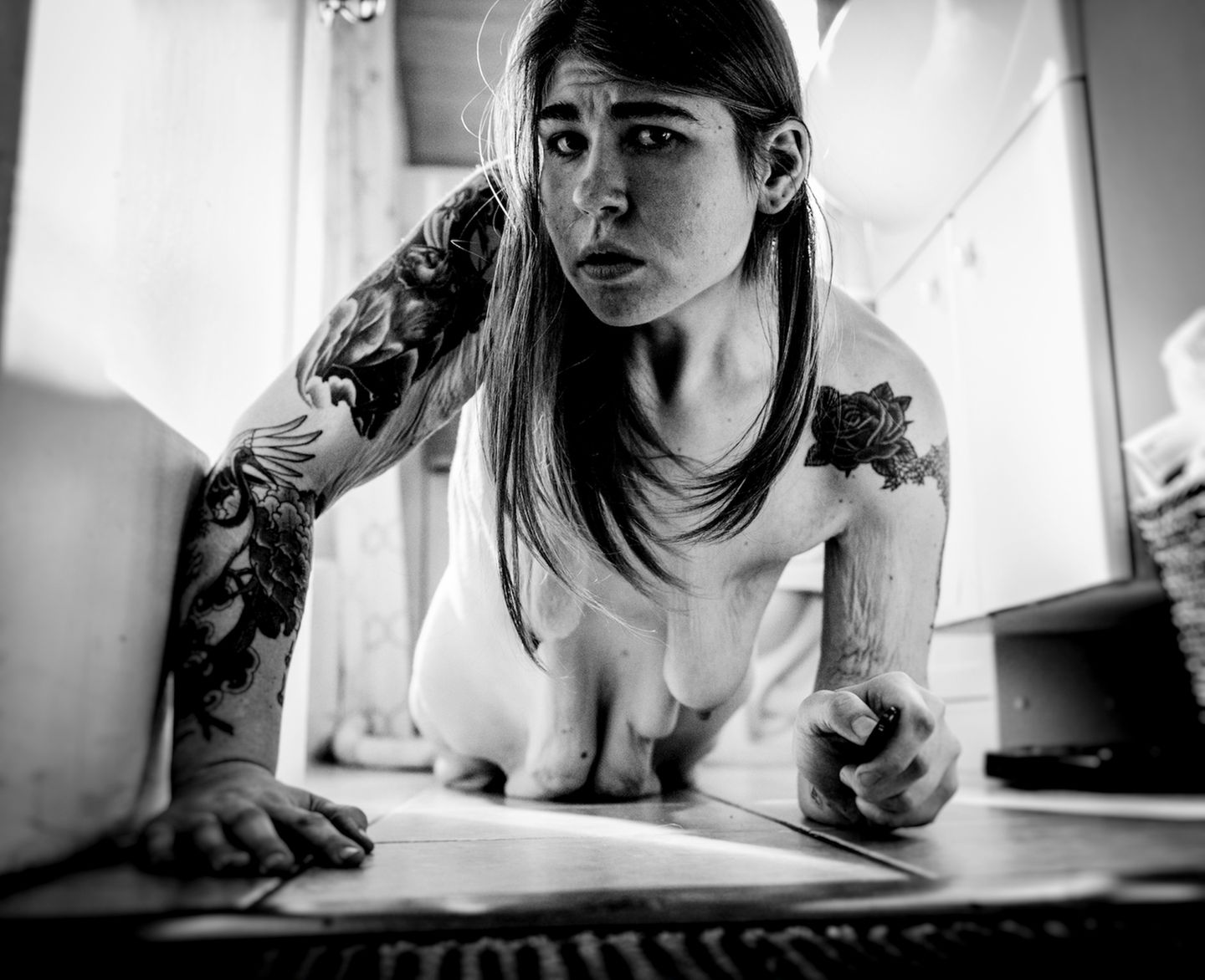 Selbstliebe, Magenbänder und Unsicherheit: "Self Untitled" zeigt die nackte Wahrheit Selbstliebe, Magenbänder und Unsicherheit: "Self Untitled" zeigt die nackte Wahrheit