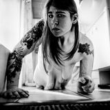 Selbstliebe, Magenbänder und Unsicherheit: "Self Untitled" zeigt die nackte Wahrheit