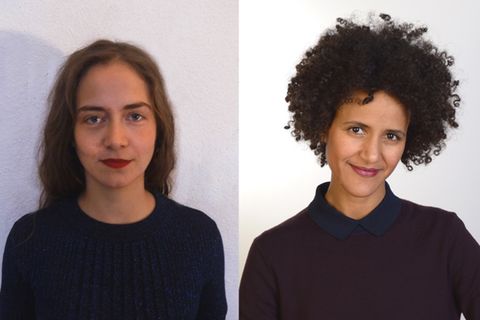 Zwei Potraits von Frauen nebeneinander, beide lächeln