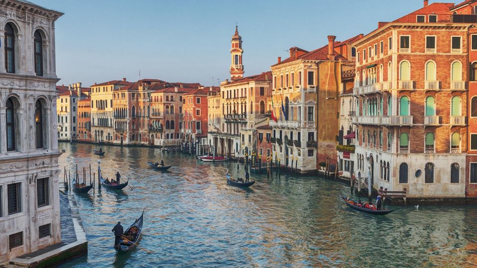 Blick auf Venedig und seine Gondolieri