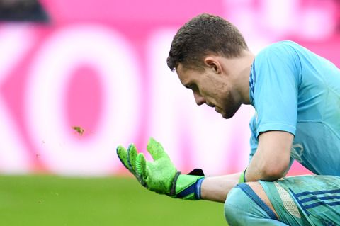 Torwart Christian Mathenia bei der 0:6-Niederlage in München: mit Würde untergehen.