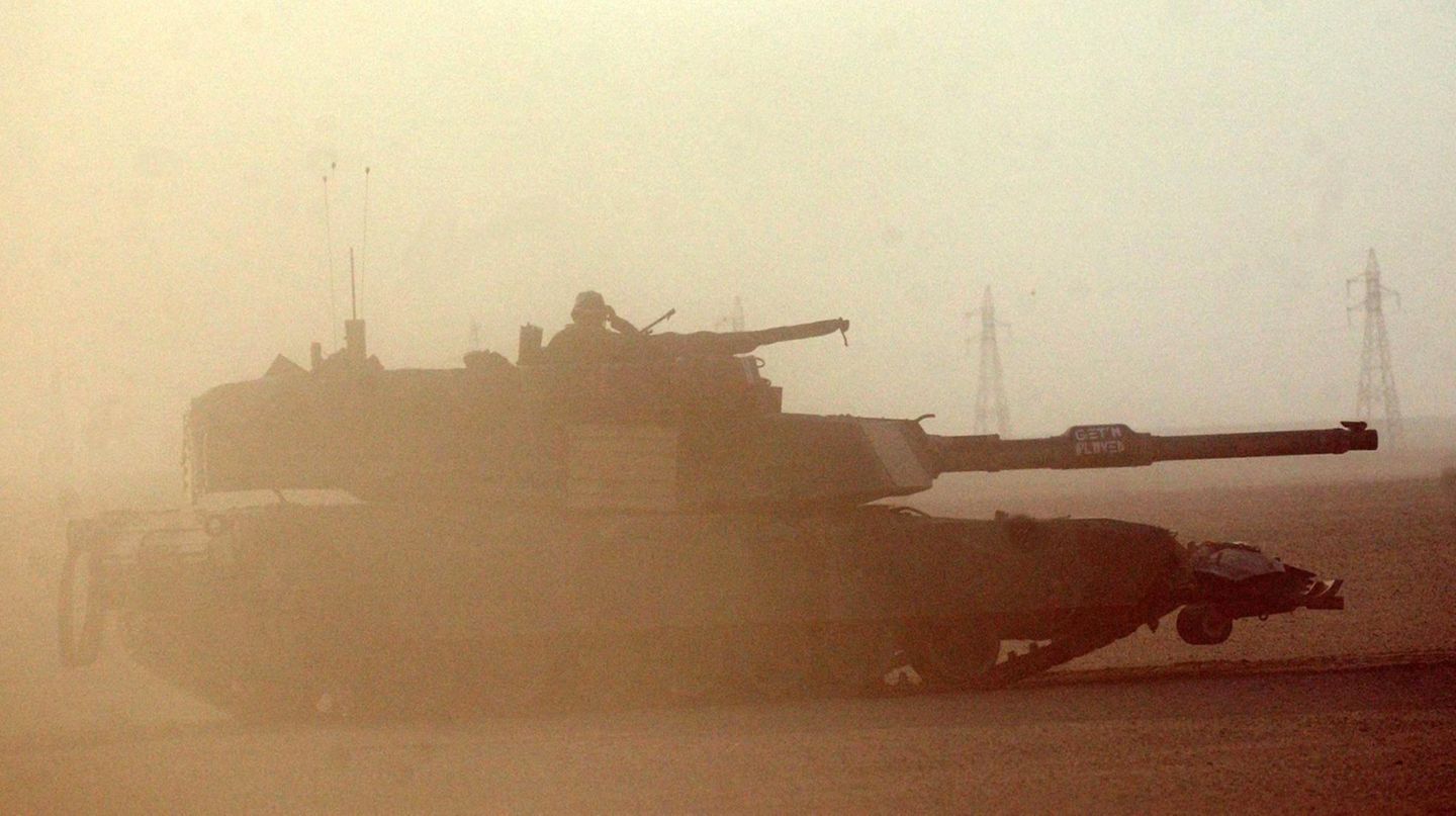 Us Army Tank in Iraq War