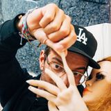 Ausnahmsweise ist es hier kein Problem, wenn Prostituierte lange Finger machen. Trotzdem guckt Herr Winterscheidt sehr genau hin. 