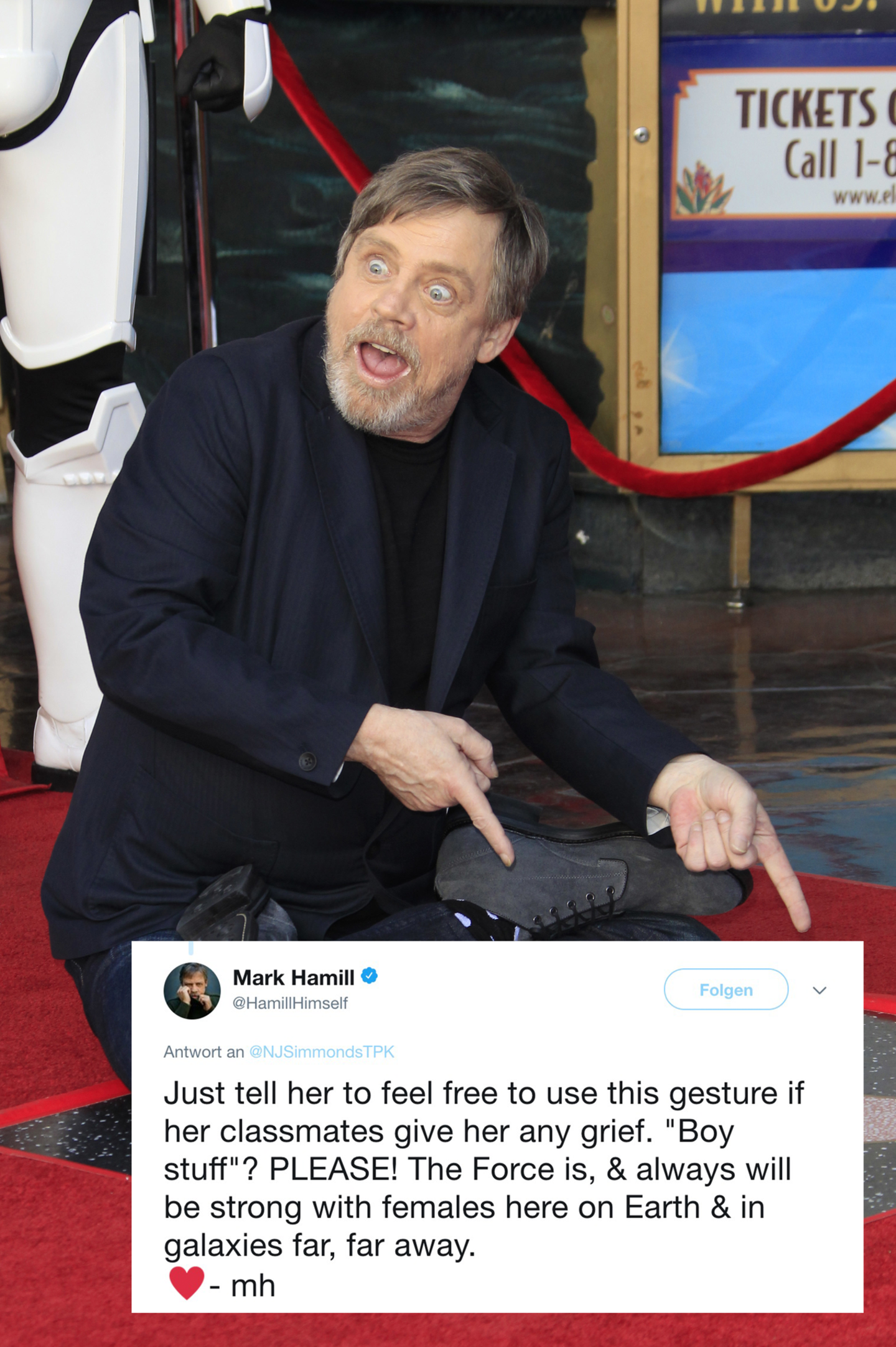 Star Wars-Darsteller Mark Hamill alias Luke Skywalker zeigt auf seinen Stern auf dem Walk of Fame in Hollywood