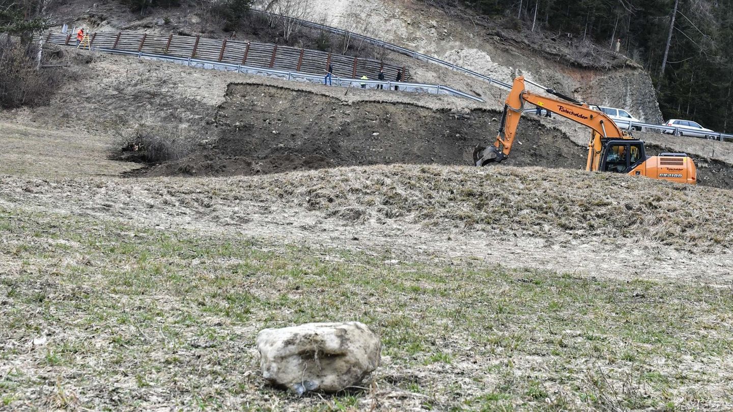 Felssturz auf die Serfauser Straße (L19)
