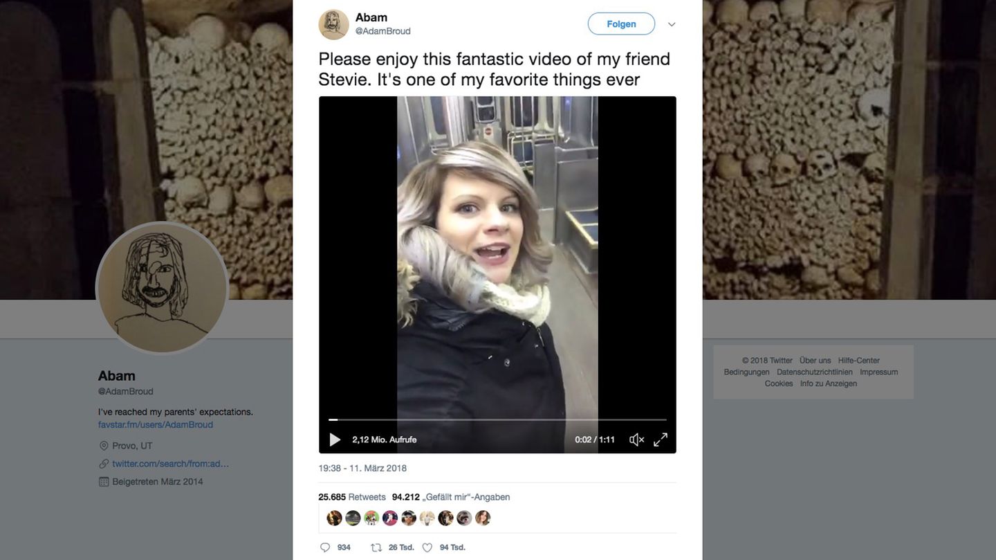 Alleine in der U-Bahn: Stevie Shale singt als würde niemand zuschauen