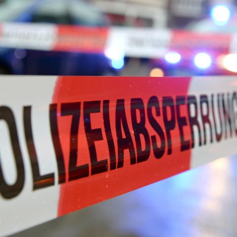 In Flensburg ist ein 18-Jähriger festgenommen worden, der im Verdacht steht eine 17-Jährige erstochen zu haben