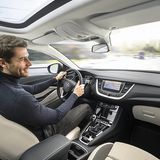 Der Opel Grandland X Ultimate 2.0 Liter Diesel lässt eine leichte Antrittsschwäche durchblitzen