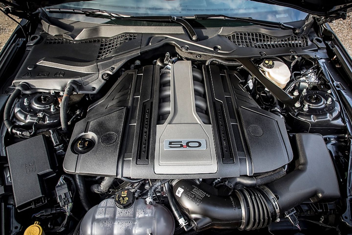 Der V8 im Ford Mustang 5.0 V8 GT Cabriolet lieferte 450 PS