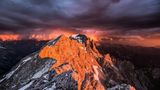 Gewitterstimmung  Ein Gewitter zieht auf, glücklicherweise weit weg an der Grabenkarspitze, Karwendel
