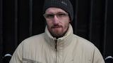 24. Februar 2014: Denis Petrikeew wurde bei Protesten zur Unterstützung der Demonstranten, die nach den Parlamentswahlen 2011 auf die Straße gingen, festgenommen. Bei seiner Vernehmung machte er von dem 51. Artikel der russischen Verfassung Gebrauch und weigerte er sich seinen Namen zu nennen. Und so wurde er schlicht unter einem anderen Namen zu zehn Tagen Ordnungshaft verurteilt. Zwei angebliche Zeugen hatten angegeben, sie hätten gehört, wie er sich Reschetkin genannt hatte. Ein Ausweis, der belegte, dass Petrikeew nicht Reschetkin ist, wurde vom Gericht nicht beachtet. Und so verbüßte Petrikeew als Reshetkin seine Strafe. 