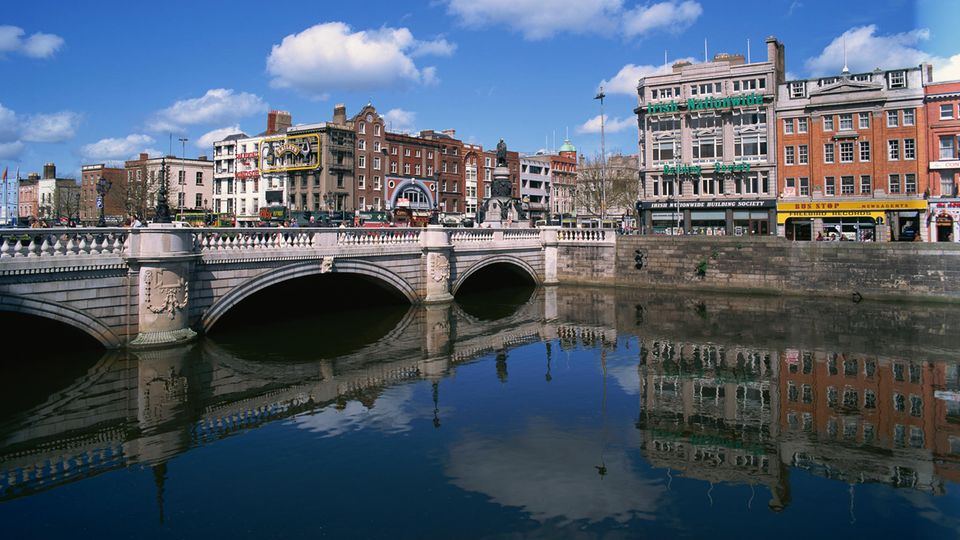 Reisetipp: Starker Auftritt: das Zentrum mit der O'Connell-Brücke über den Fluss Liffey Starker Auftritt: das Zentrum mit der O'Connell-Brücke über den Fluss Liffey