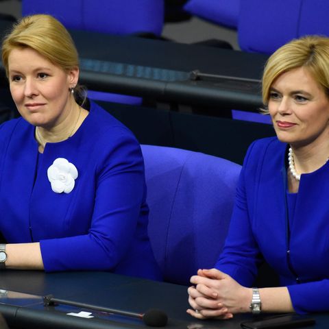 Modediskussion zur Vereidigung: Alle kommentieren Klöckners und Giffeys Kleid und übersehen dabei dieses Detail