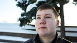 12. Juni 2017: Alexander Lebedew wurde festgenommen, weil er die Festnahme eines Demonstranten gefilmt hatte. In dem Polizeibericht heißt es, er habe ein Plakat mit der Aufschrift "Putin, verschwinde" bei sich gehabt. Das Video, das Lebedew an jenem Tag jedoch aufnahm, beweist das Gegenteilt. Das Gericht befand ihn trotzdem für schuldig. Lebedew ging mehrmals in Revision. Im Dezember 2017 wurde er zu einer Geldstrafe von 20.000 Rubel verurteilt. Er legte erneut Widerspruch ein. 