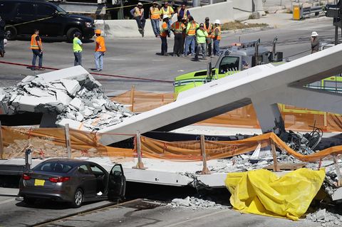 Eingestürzte Brücke in Miami