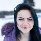 5. November 2017: Elena Mazowetskaja war nur eine von vielen Mitgliedern der jugendlichen Protestbewegung "Frühling", die während einer Lesung von Adam Smith in Moskau festgenommen wurden. Ihnen wurde passiver Widerstand und Ungehorsam gegenüber den Polizeibeamten zu Lasen gelegt. mehr als drei Tage hielt man sie auf der Polizeiwache fest und belegte schließlich mit einer Geldstrafe von 1000 Rubel.