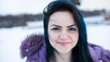 5. November 2017: Elena Mazowetskaja war nur eine von vielen Mitgliedern der jugendlichen Protestbewegung "Frühling", die während einer Lesung von Adam Smith in Moskau festgenommen wurden. Ihnen wurde passiver Widerstand und Ungehorsam gegenüber den Polizeibeamten zu Lasen gelegt. mehr als drei Tage hielt man sie auf der Polizeiwache fest und belegte schließlich mit einer Geldstrafe von 1000 Rubel.
