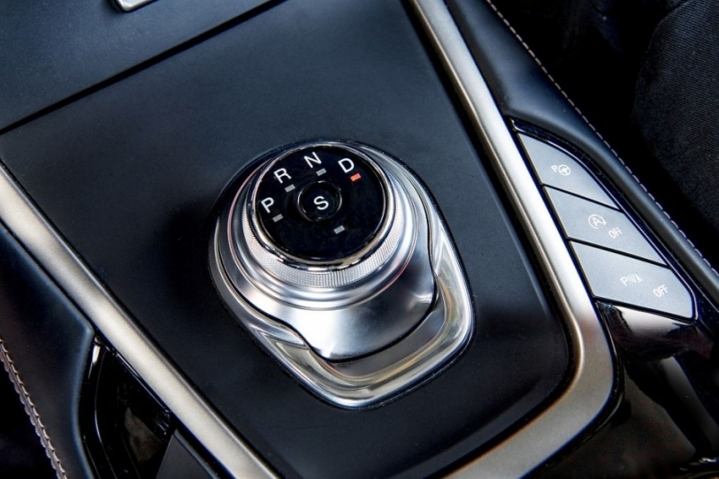 Der Automatik-Wählregler liegt gut in der Hand