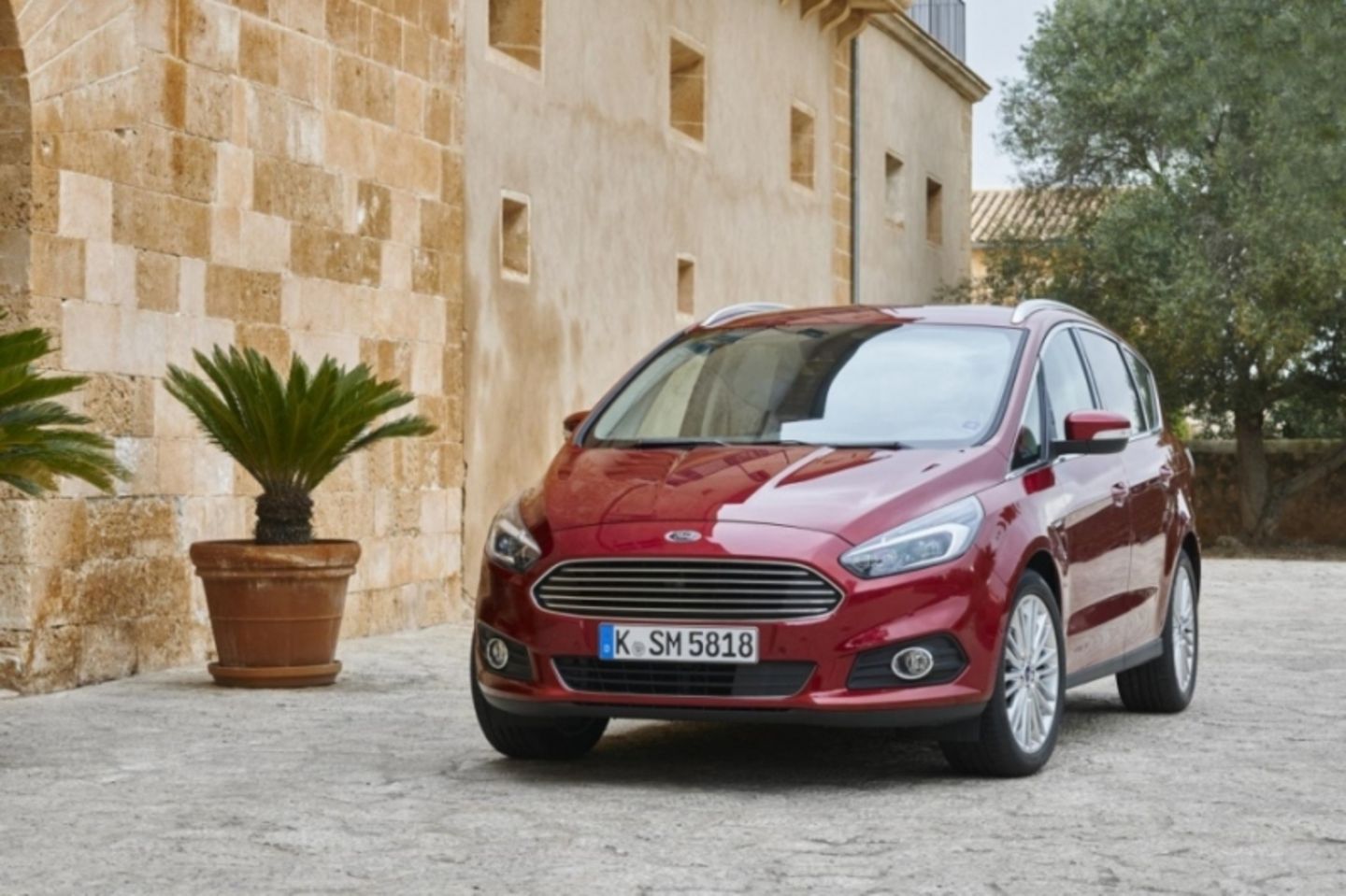 Die Optik Ford S-Max ist ansprechend