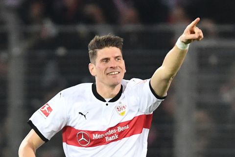 Mario Gomez machte gleich beide Tore für den VfB Stuttgart in Freiburg
