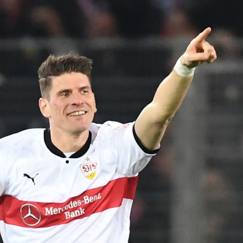Mario Gomez machte gleich beide Tore für den VfB Stuttgart in Freiburg