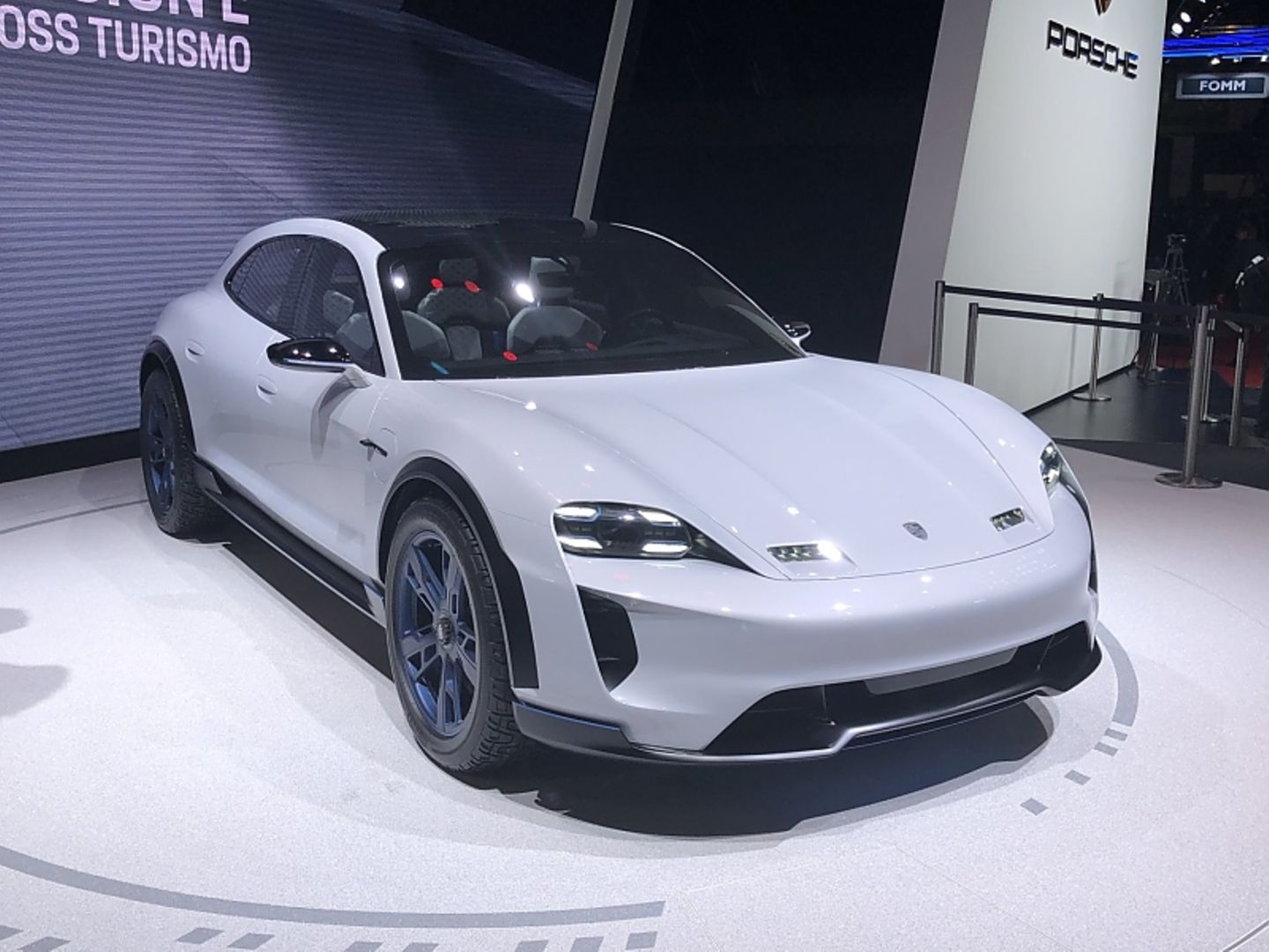 Die Zahl der Elektromobile wächst (Bild: Porsche Mission E Cross Turismo)